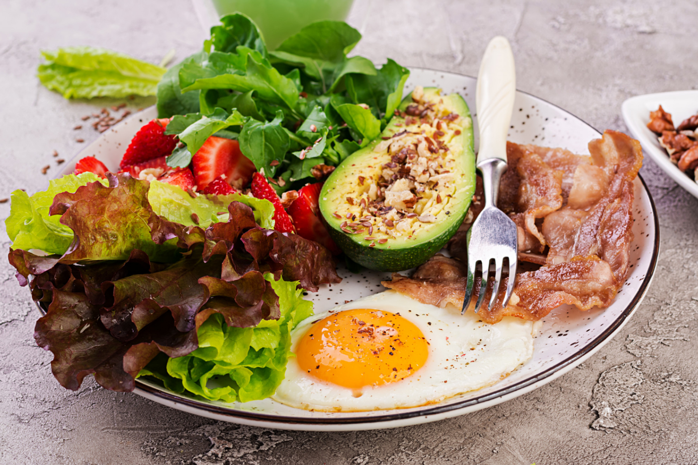 Keto Avocado & Bacon Breakfast Salad